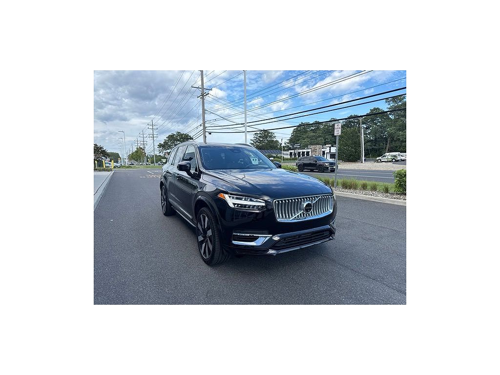 2025 Volvo XC90 Plug-In Hybrid T8 Plus