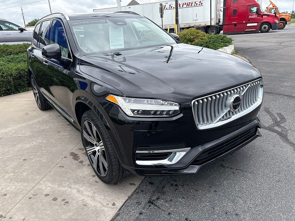 2025 Volvo XC90 Plug-In Hybrid T8 Plus