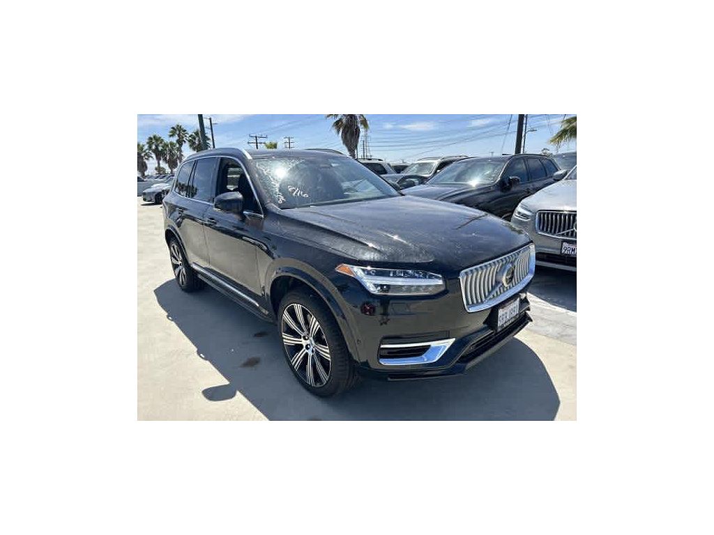 2025 Volvo XC90 plug-in hybrid T8 Plus 7-Seater