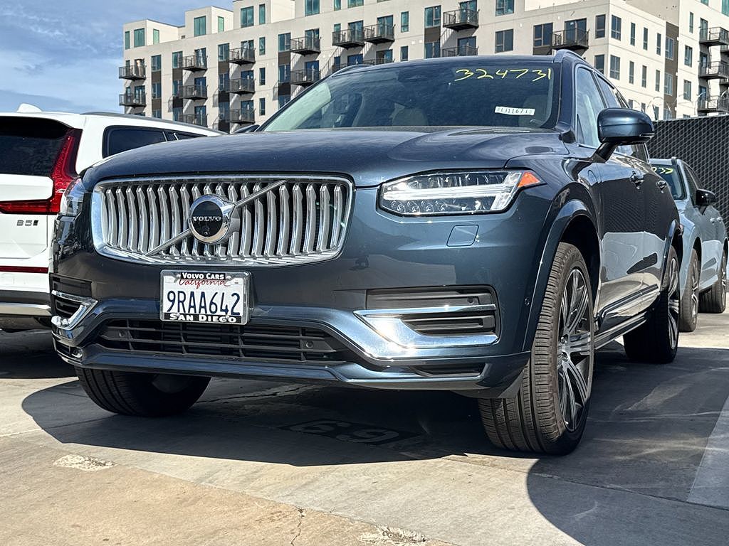 2025 Volvo XC90 Plug-In Hybrid T8 Plus