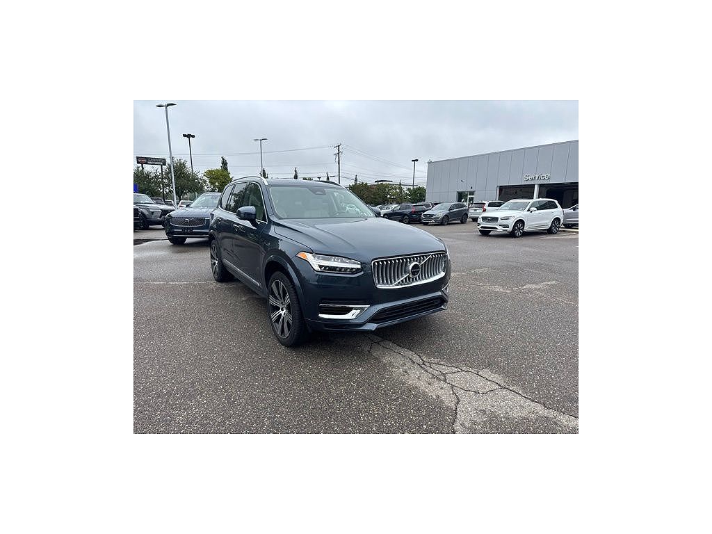 2025 Volvo XC90 Plug-In Hybrid T8 Plus
