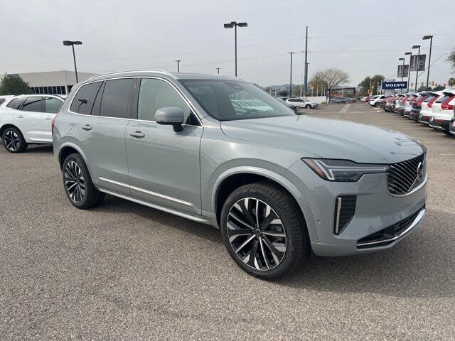2026 Volvo XC90 T8 Plus