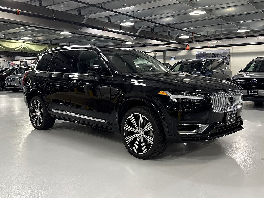 2025 Volvo XC90 plug-in hybrid T8 Plus 7-Seater