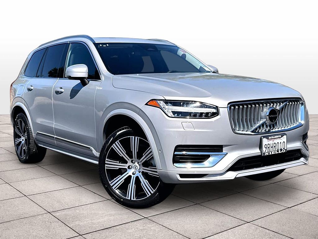 2025 Volvo XC90 Plug-In Hybrid Plus