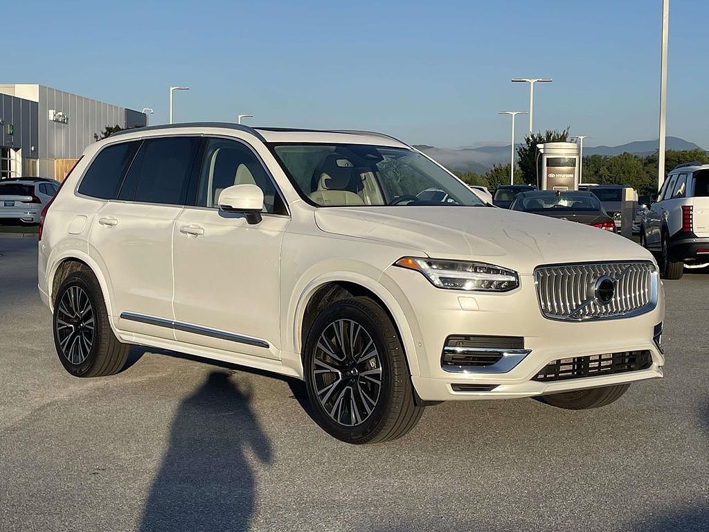2025 Volvo XC90 Plus