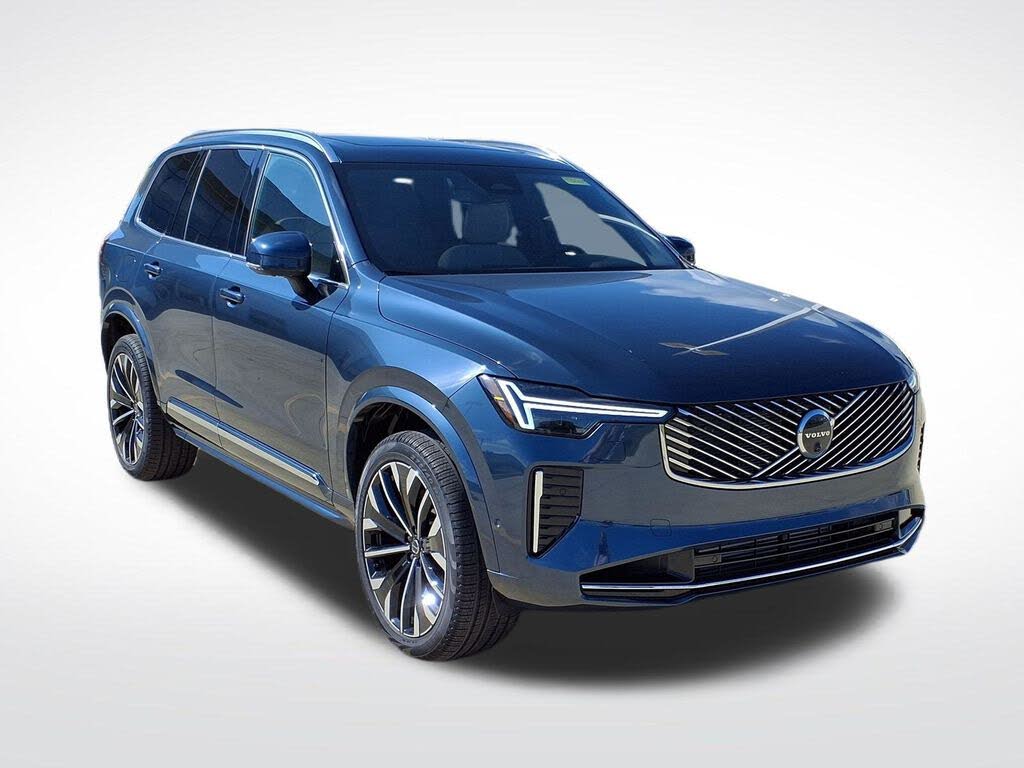 2026 Volvo XC90 T8 Plus