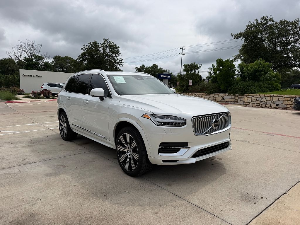 2025 Volvo XC90 plug-in hybrid T8 Ultra 7-Seater