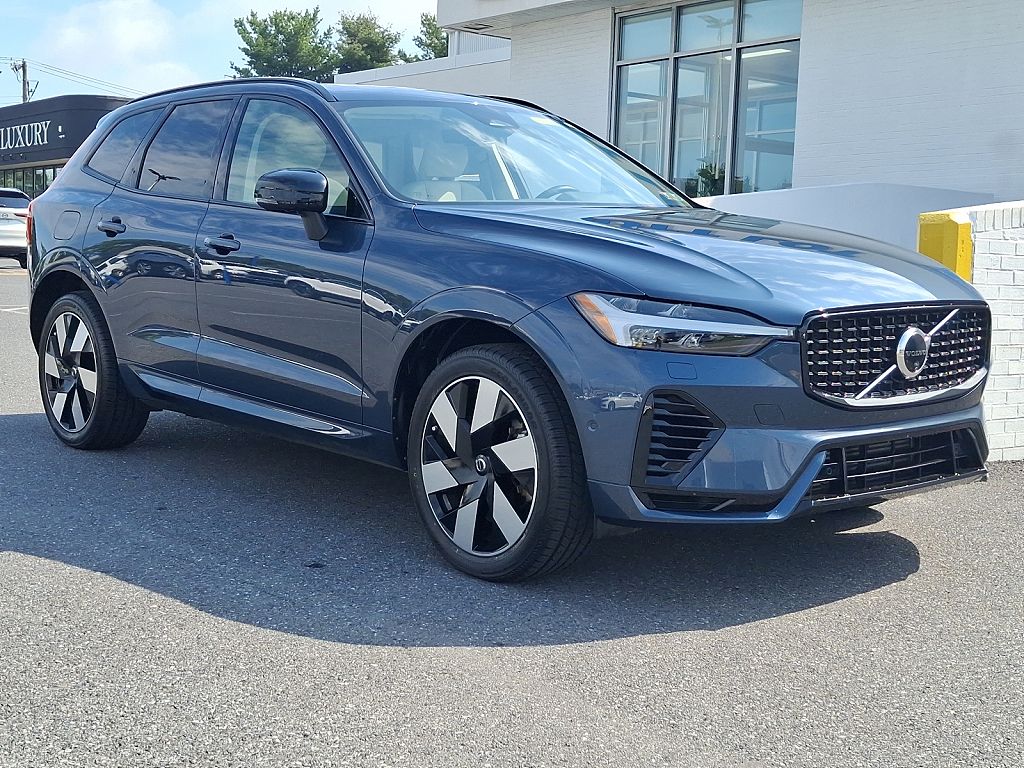 2025 Volvo XC60 plug-in hybrid T8 Plus