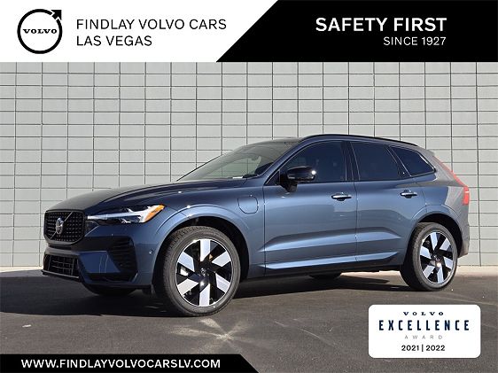 2025 Volvo XC60 T8 Plus