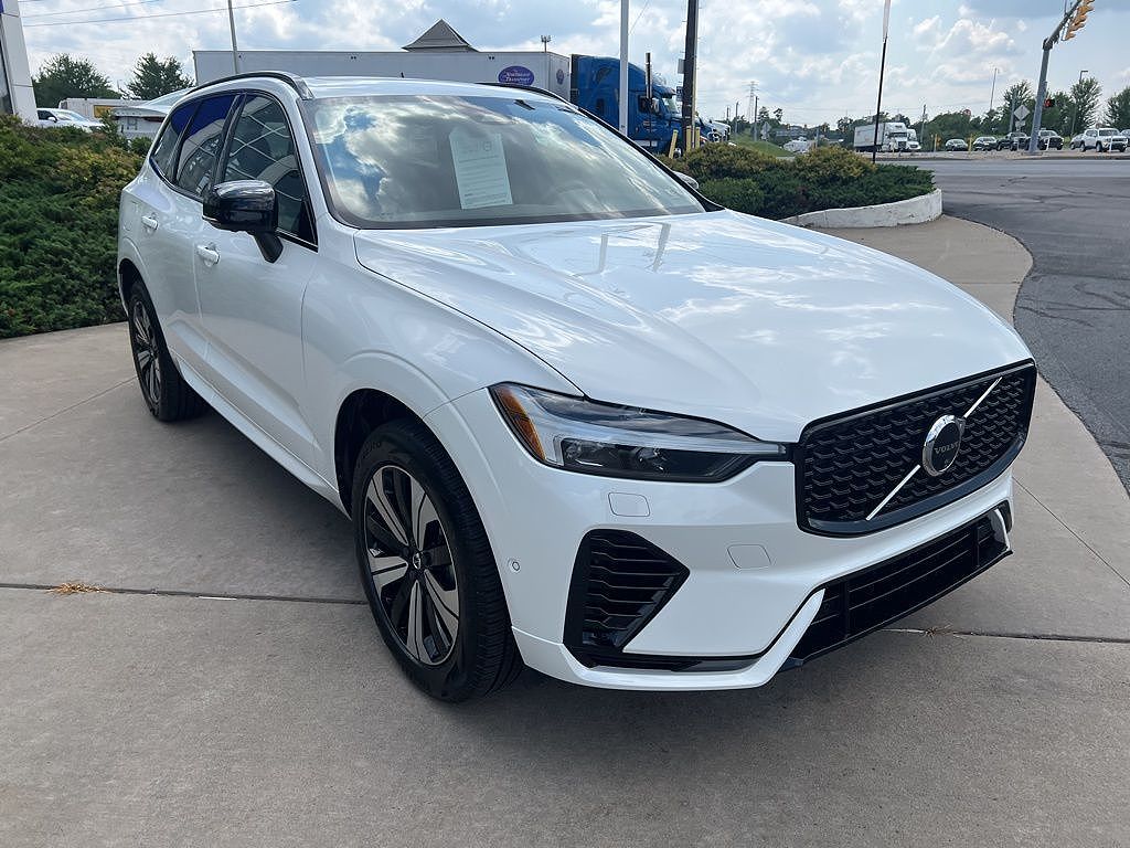 2025 Volvo XC60 Plug-In Hybrid T8 Plus
