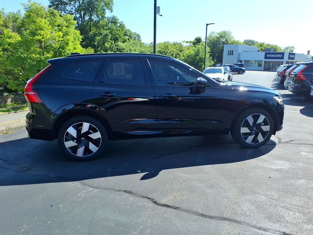 2025 Volvo XC60 plug-in hybrid T8 Plus