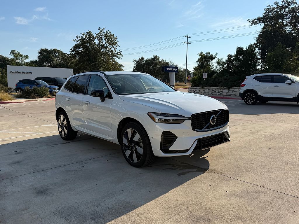 2025 Volvo XC60 plug-in hybrid T8 Plus