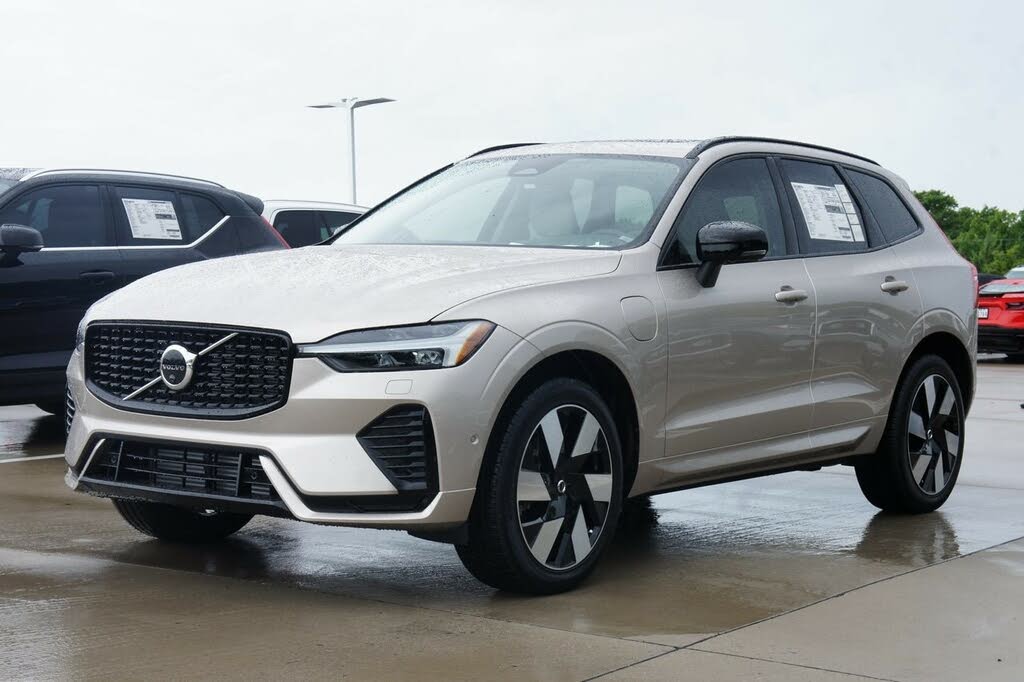 2025 Volvo XC60 plug-in hybrid T8 Plus