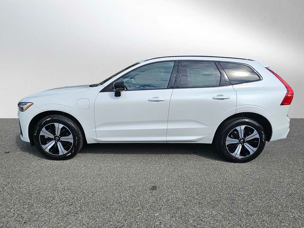 2025 Volvo XC60 T8 Core