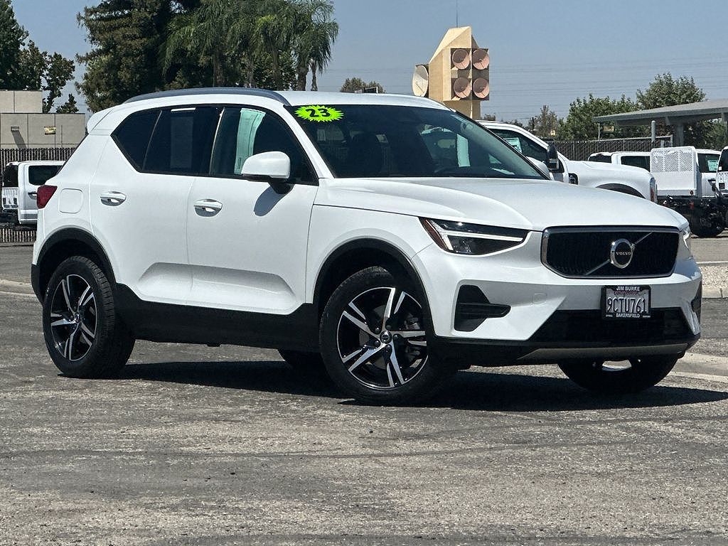 2023 Volvo XC40 B4 Core