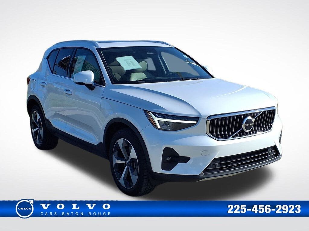 2023 Volvo XC40 B4 Plus Bright