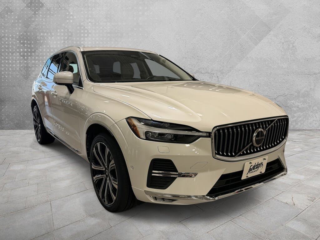 2023 Volvo XC60 B5 FWD Ultimate Bright
