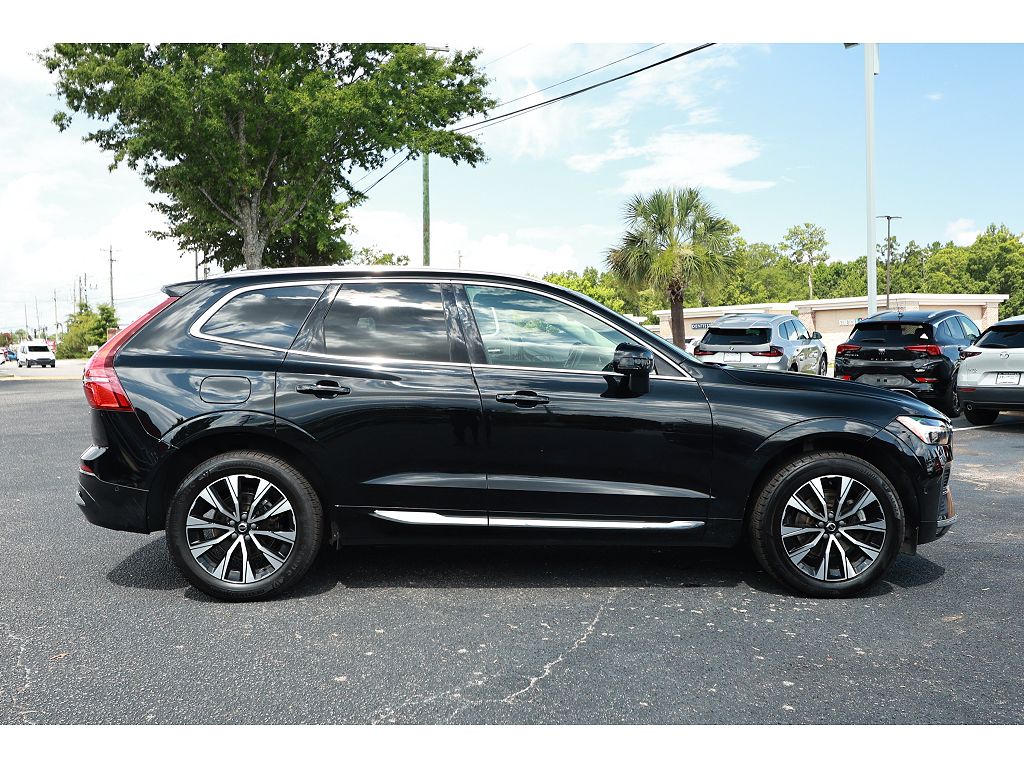 2023 Volvo XC60 B5 Plus Bright