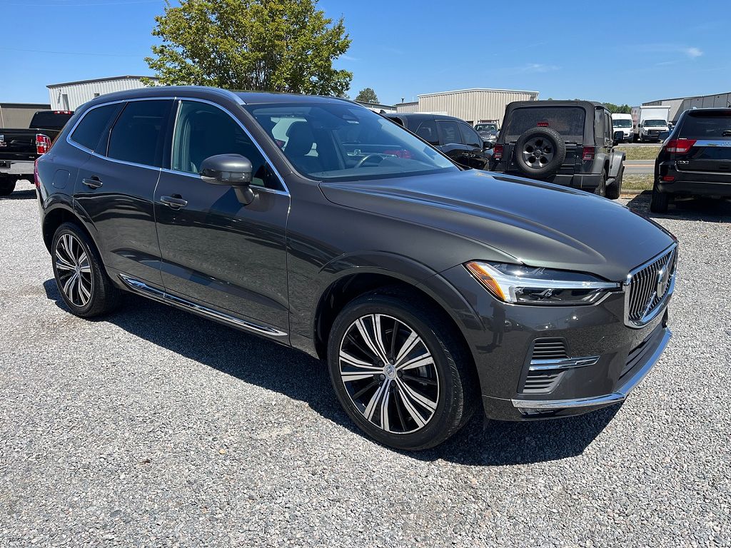 2022 Volvo XC60 B5 Inscription
