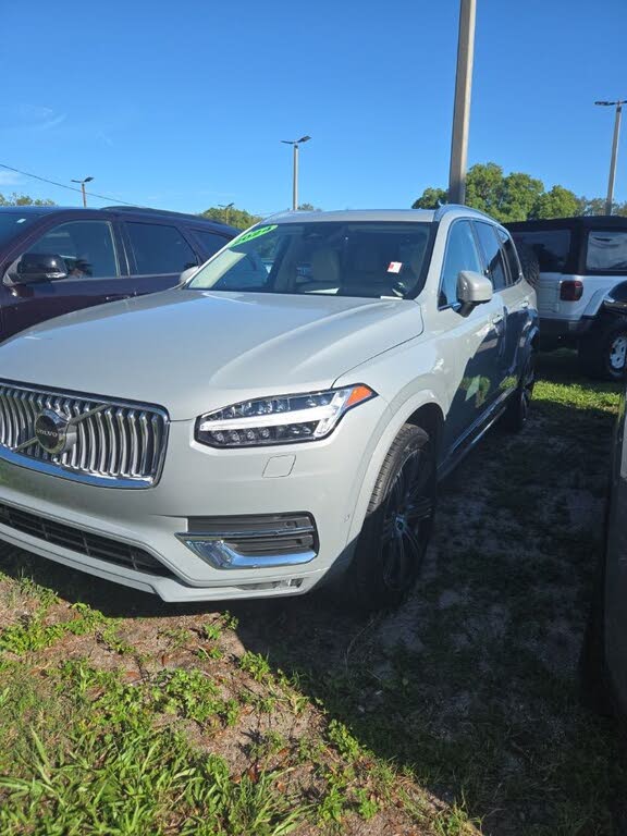 2024 Volvo XC90 B5 Plus