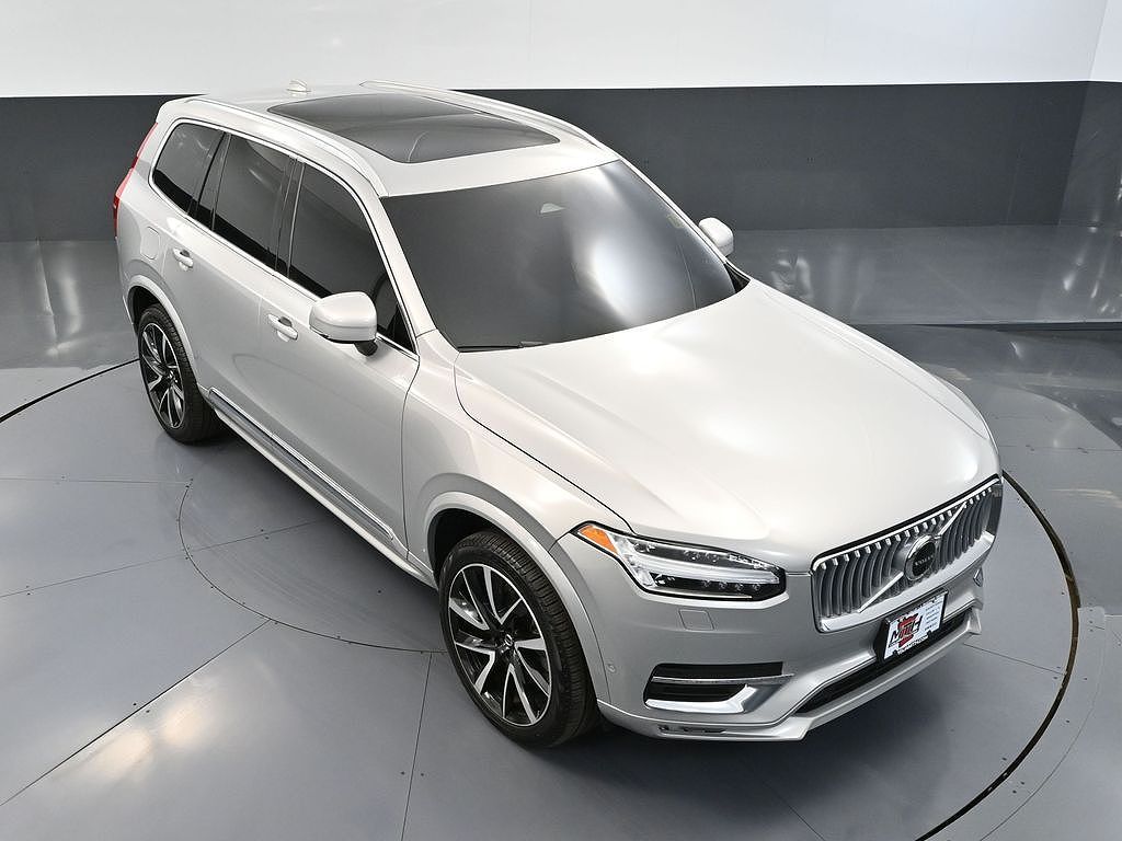 2024 Volvo XC90 B5 Plus