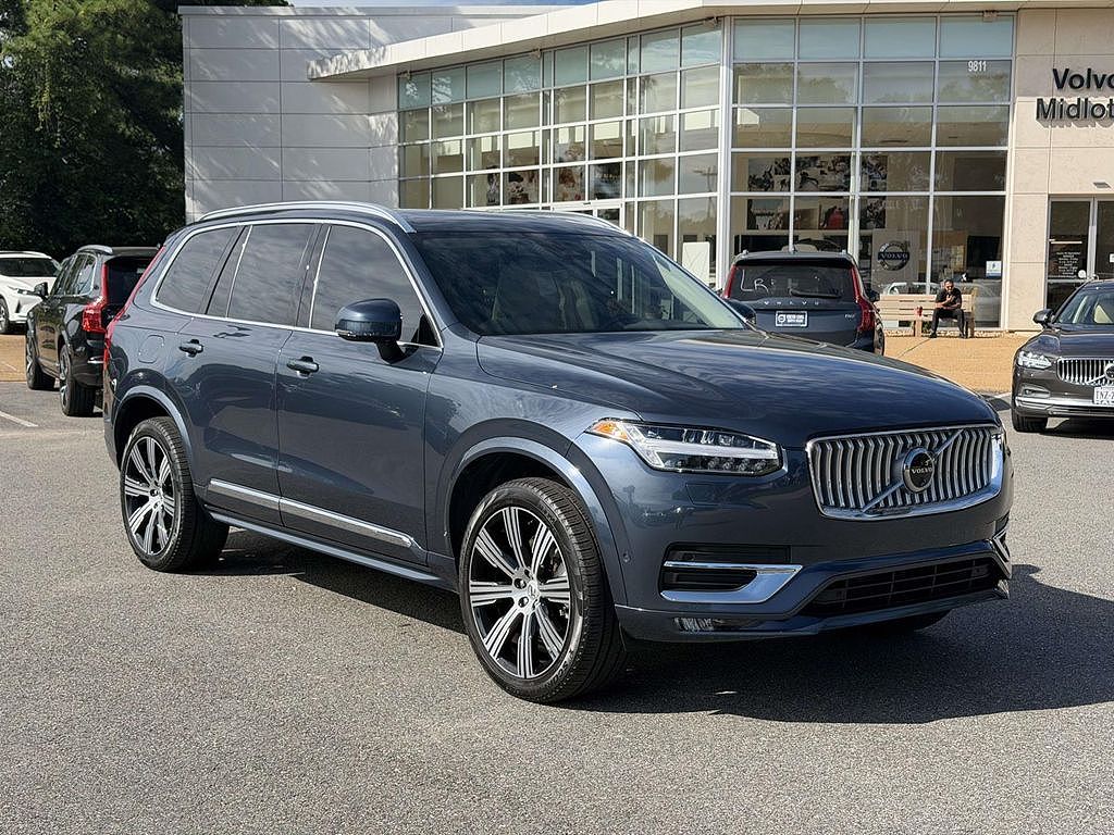 2024 Volvo XC90 B5 Plus
