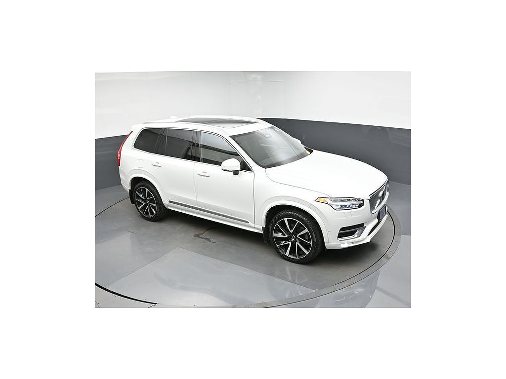 2024 Volvo XC90 B5 Plus