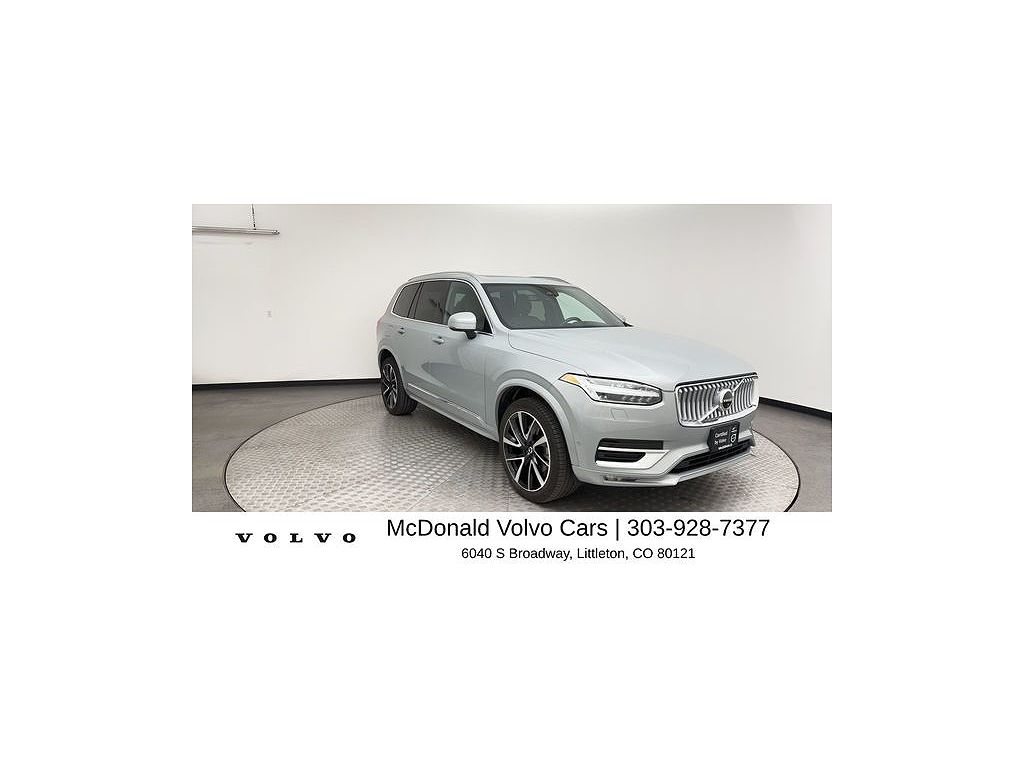 2024 Volvo XC90 B5 Plus
