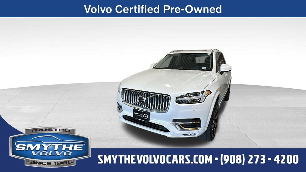 2024 Volvo XC90 B5 Plus