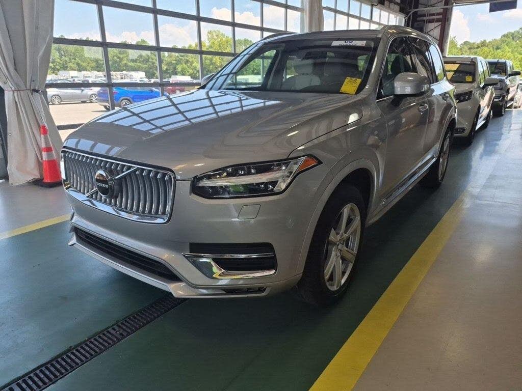 2024 Volvo XC90 B5 Core