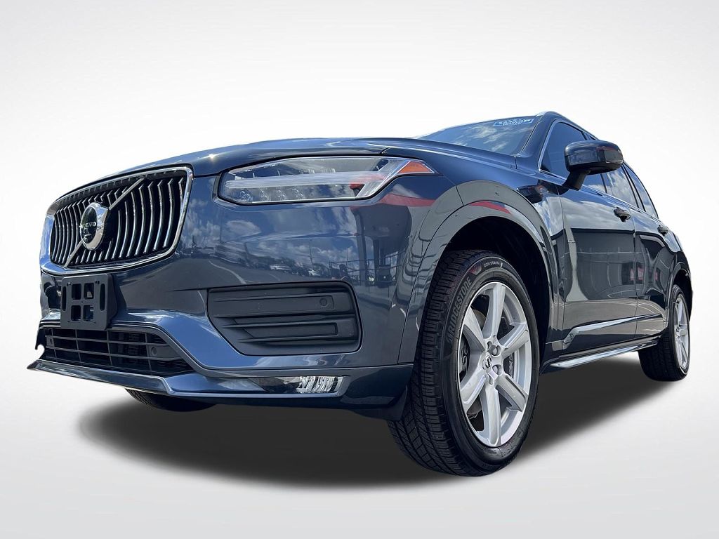 2023 Volvo XC90 B5 Core