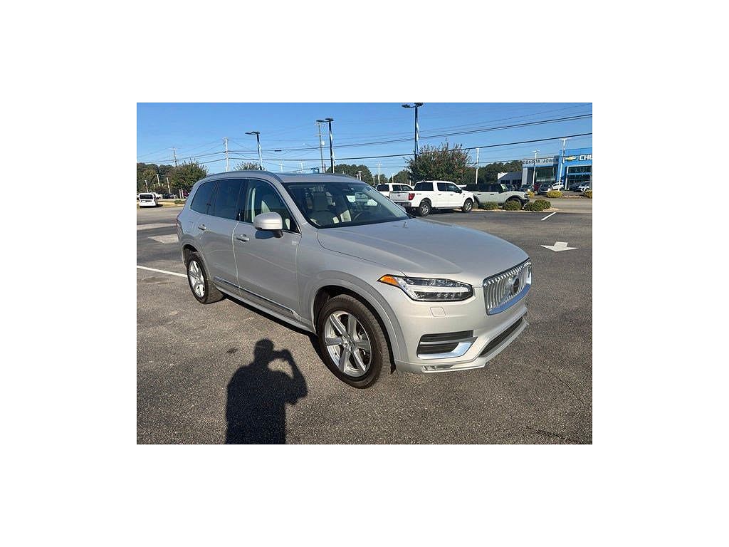 2024 Volvo XC90 B5 Core