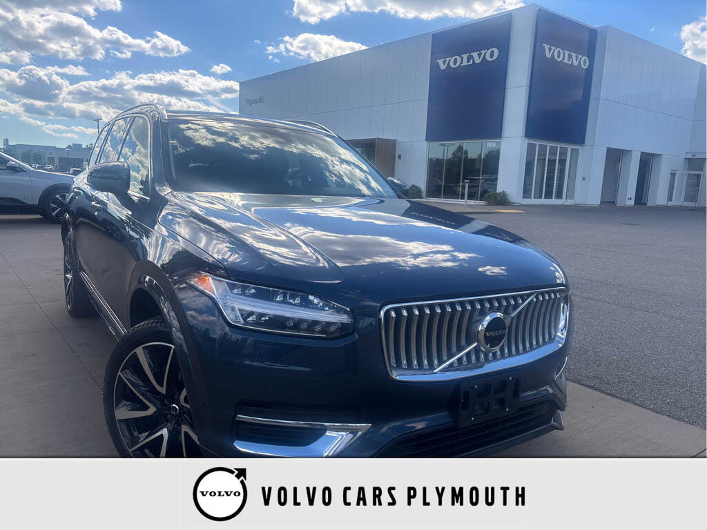 2023 Volvo XC90 B5 AWD Plus