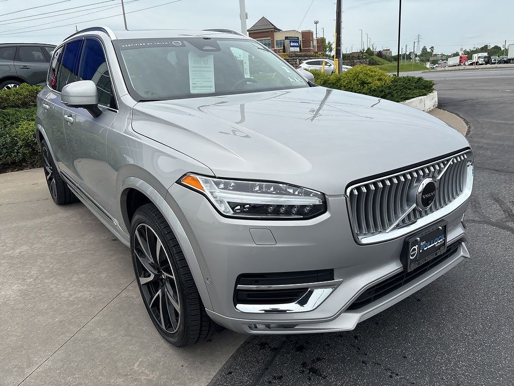 2023 Volvo XC90 B5 Plus