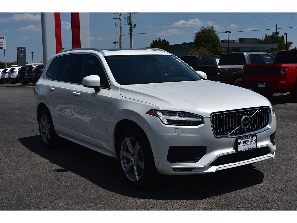 2023 Volvo XC90 B5 Core