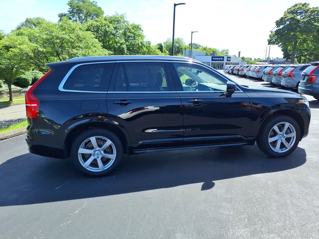 2023 Volvo XC90 B5 AWD Core