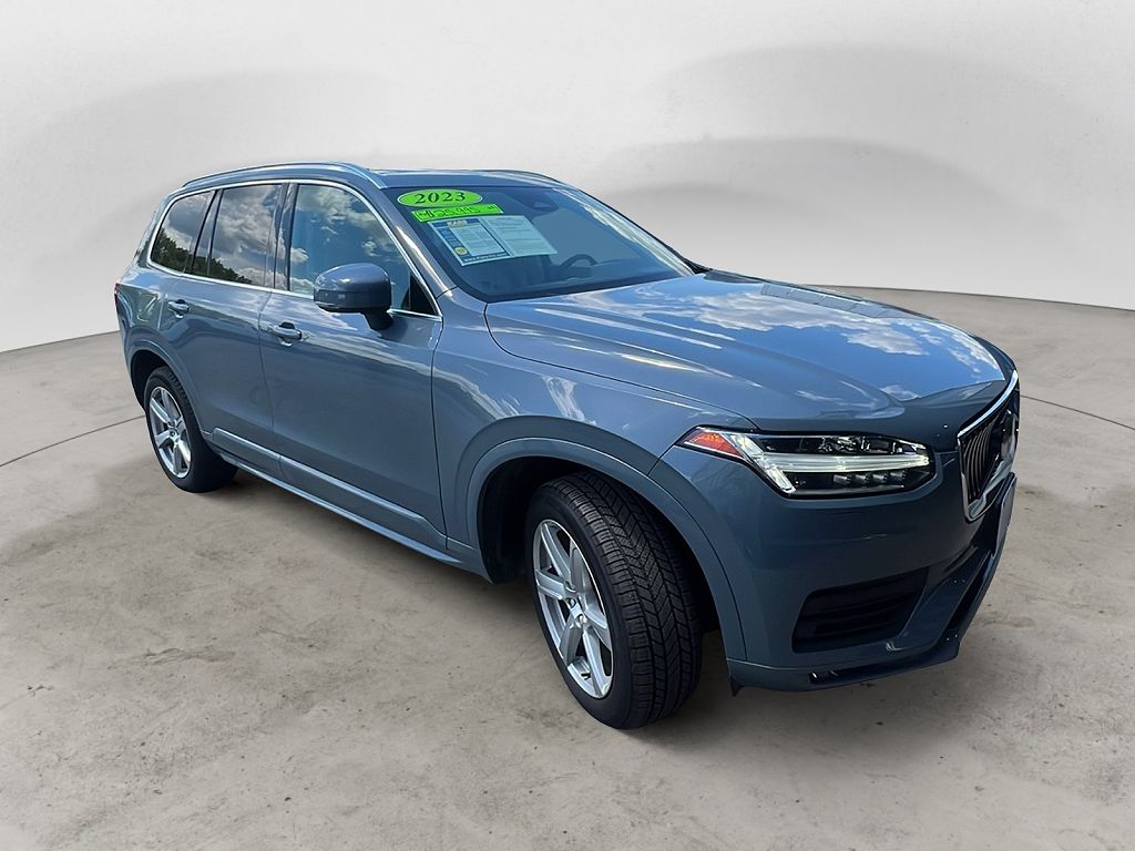 2023 Volvo XC90 B5 Core