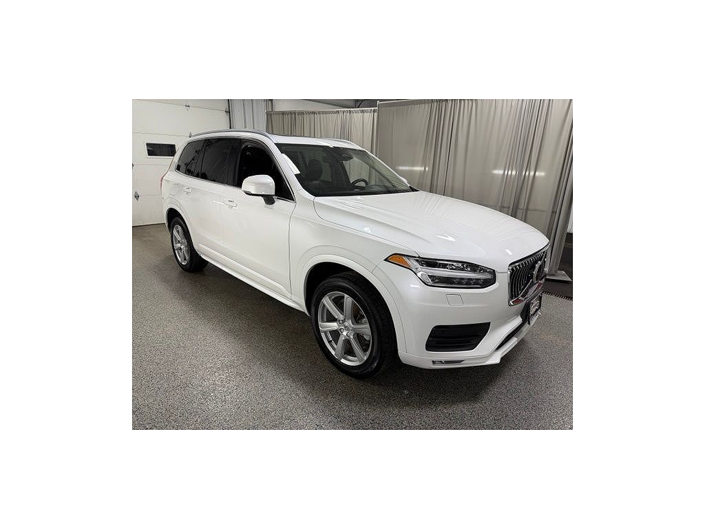 2023 Volvo XC90 B5 Core