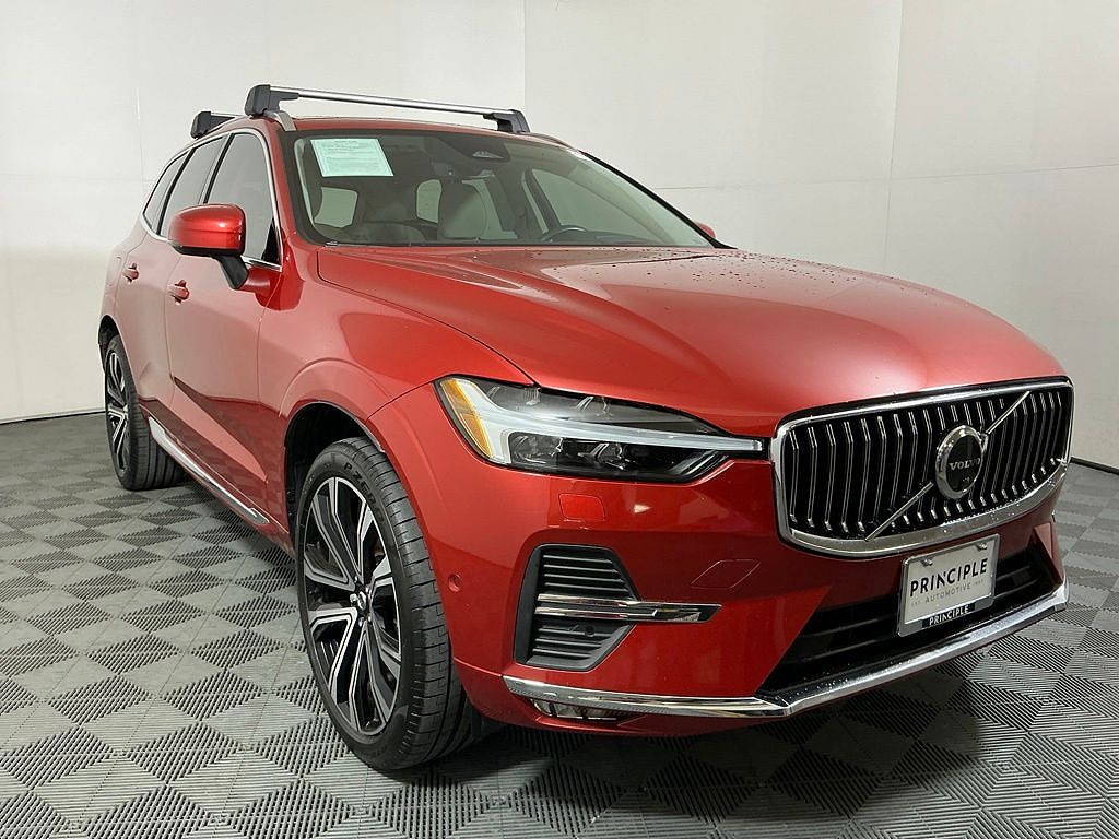 2023 Volvo XC60 B5 Ultimate Bright Theme