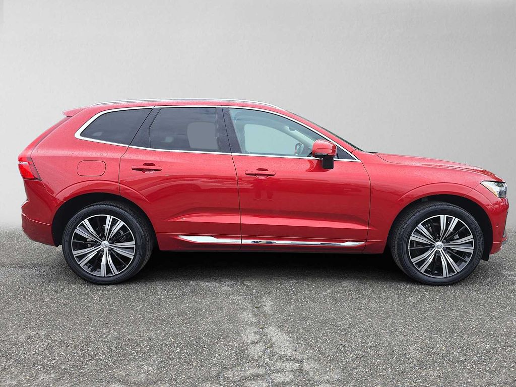 2023 Volvo XC60 B5 AWD Ultimate Bright