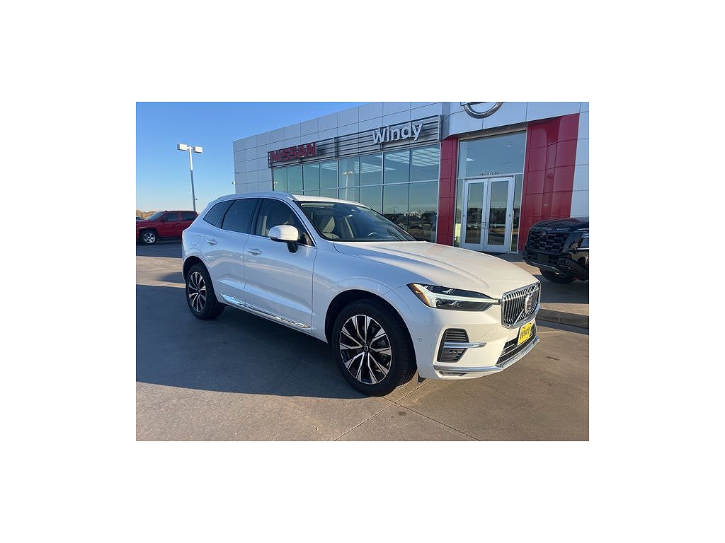 2023 Volvo XC60 B5 Plus Bright