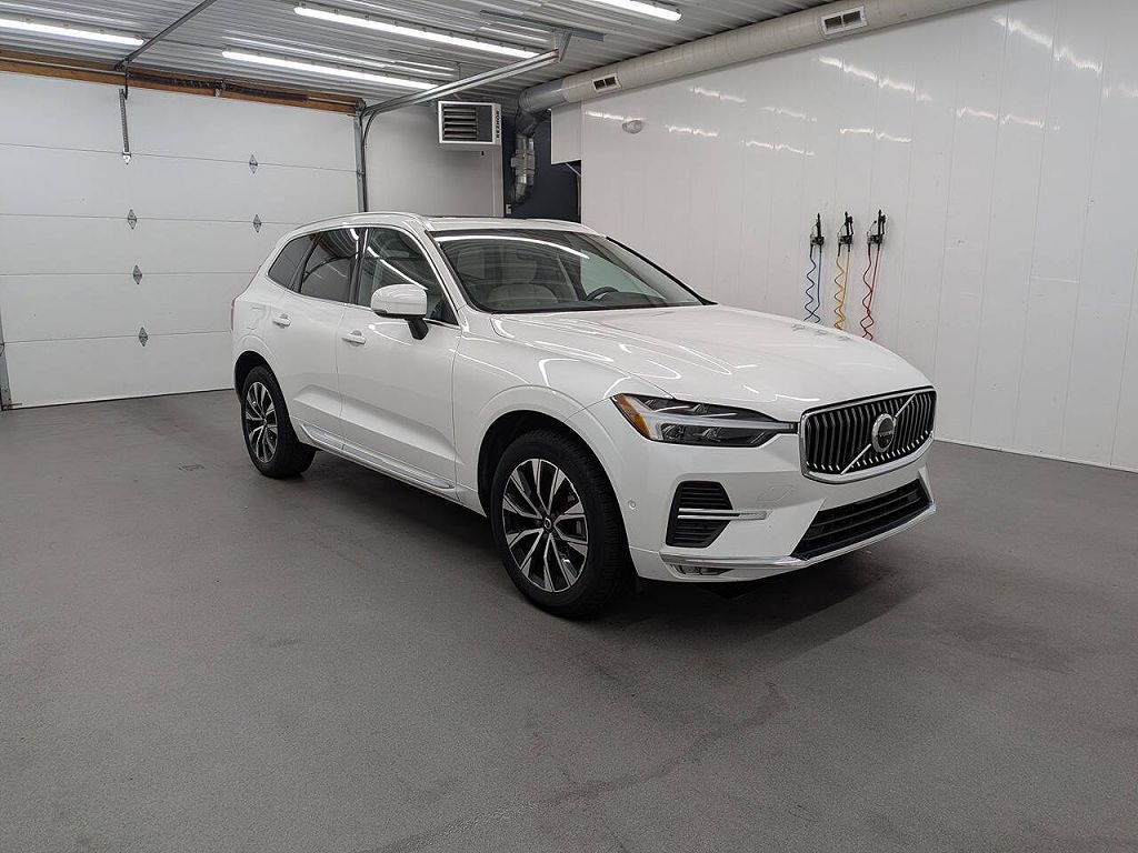 2023 Volvo XC60 B5 Plus Bright