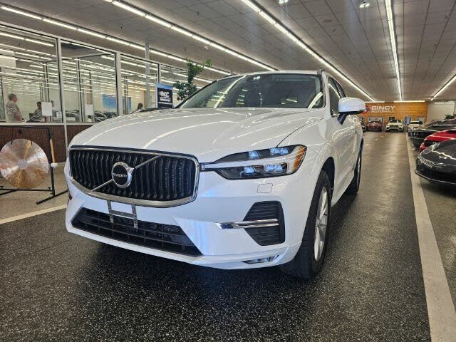 2022 Volvo XC60 B5 Momentum