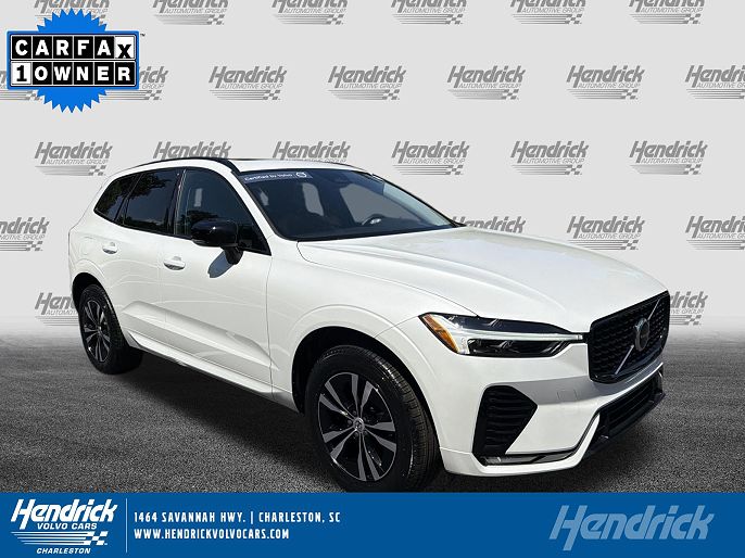 2024 Volvo XC60 Core Dark Theme