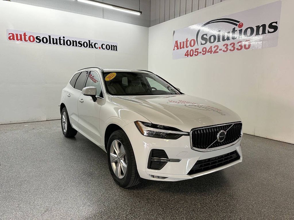 2022 Volvo XC60 B5 Momentum