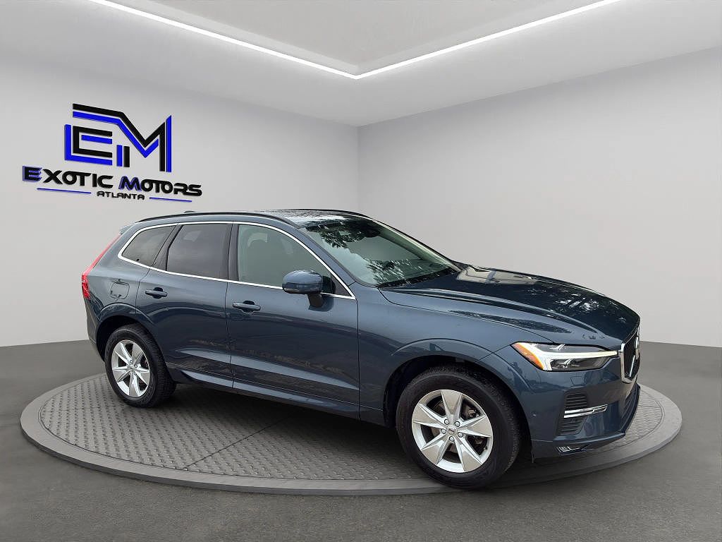 2022 Volvo XC60 B5 Momentum