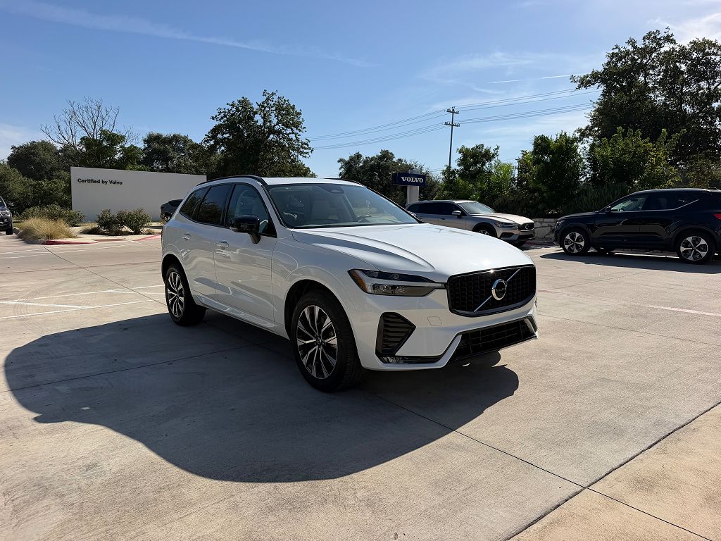 2024 Volvo XC60 B5 Core Dark