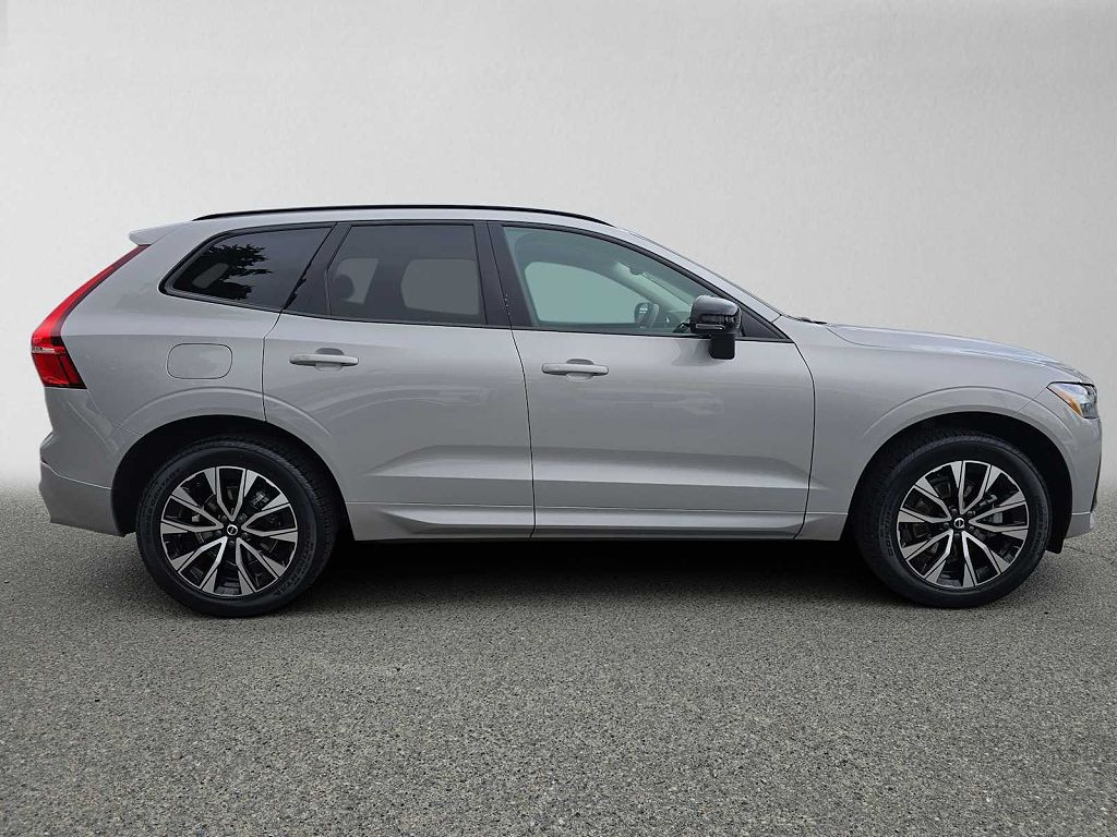 2024 Volvo XC60 B5 Core Dark