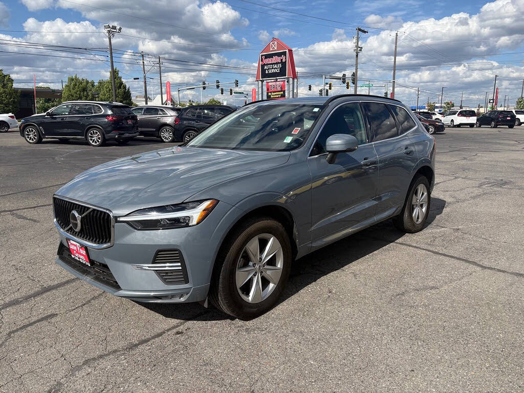 2022 Volvo XC60 B5 Momentum