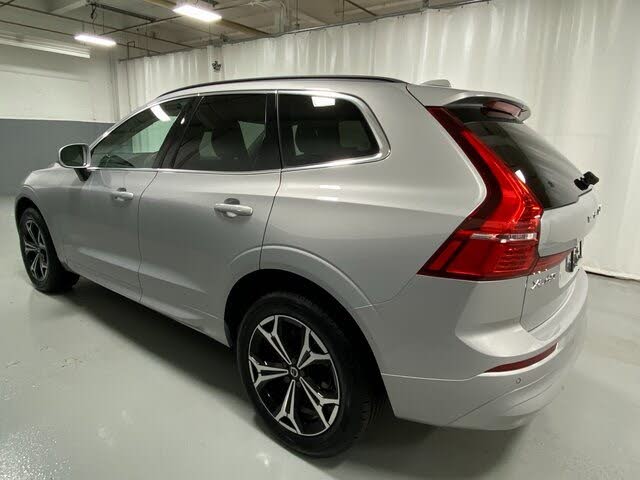2022 Volvo XC60 B5 Momentum
